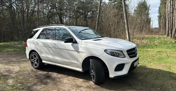 Mercedes-Benz GLE cena 166000 przebieg: 212600, rok produkcji 2015 z Kostrzyn małe 79